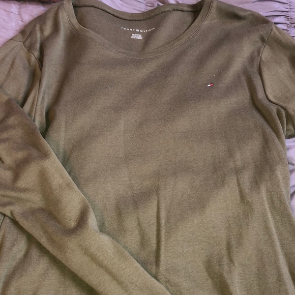 Tommy Hilfiger long sleeve tee - Picture 1 of 2